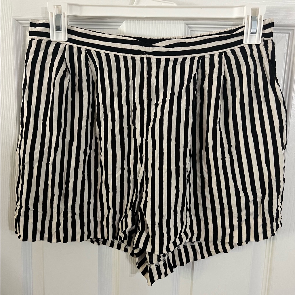 H&M Stripe Shorts High Waisted With Pockets Size 14